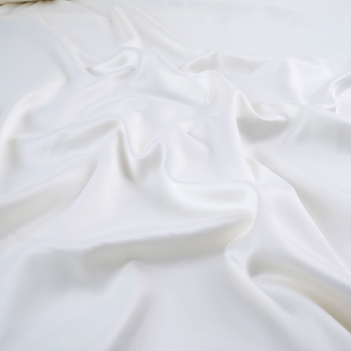 SATEN VALENTINO BLANCO LILY