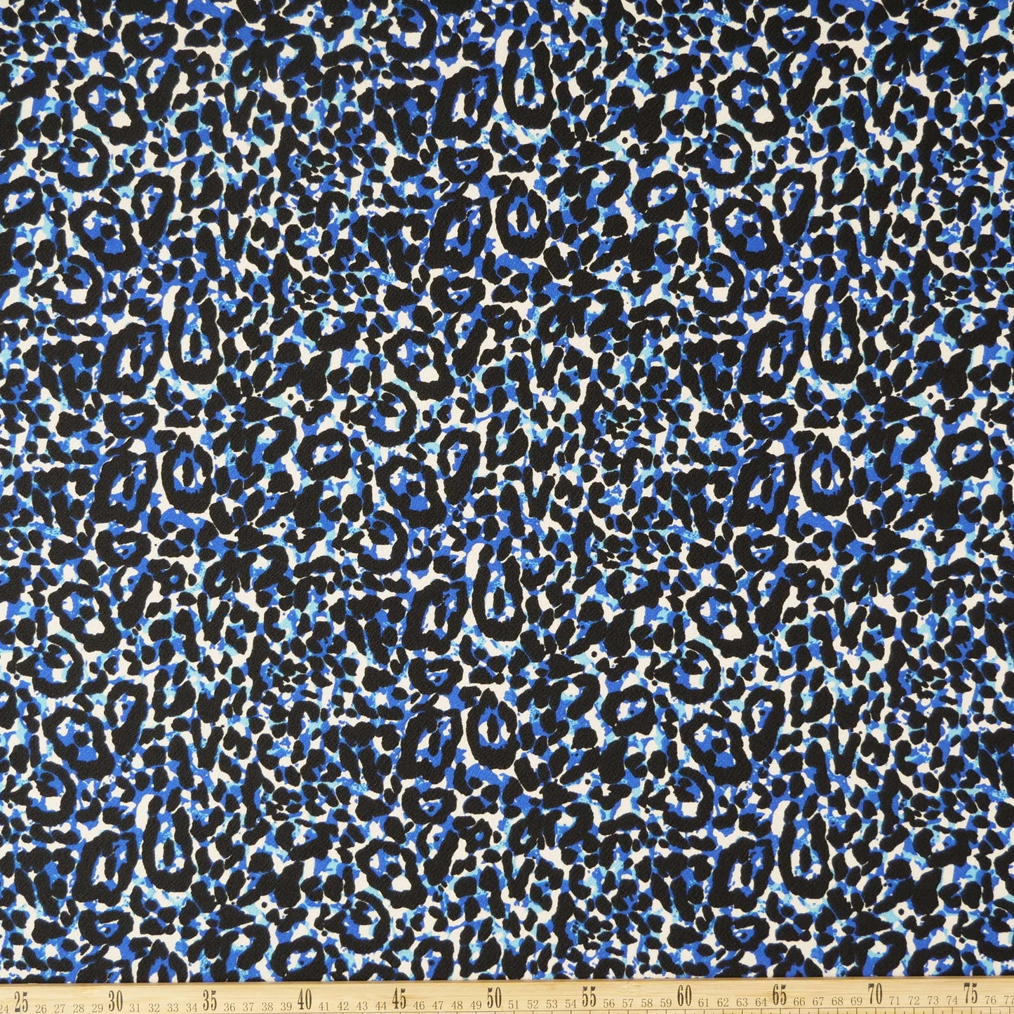 CREPE BOUCLE ESTAMPADO AZUL COSTAL ANIMAL PRINT