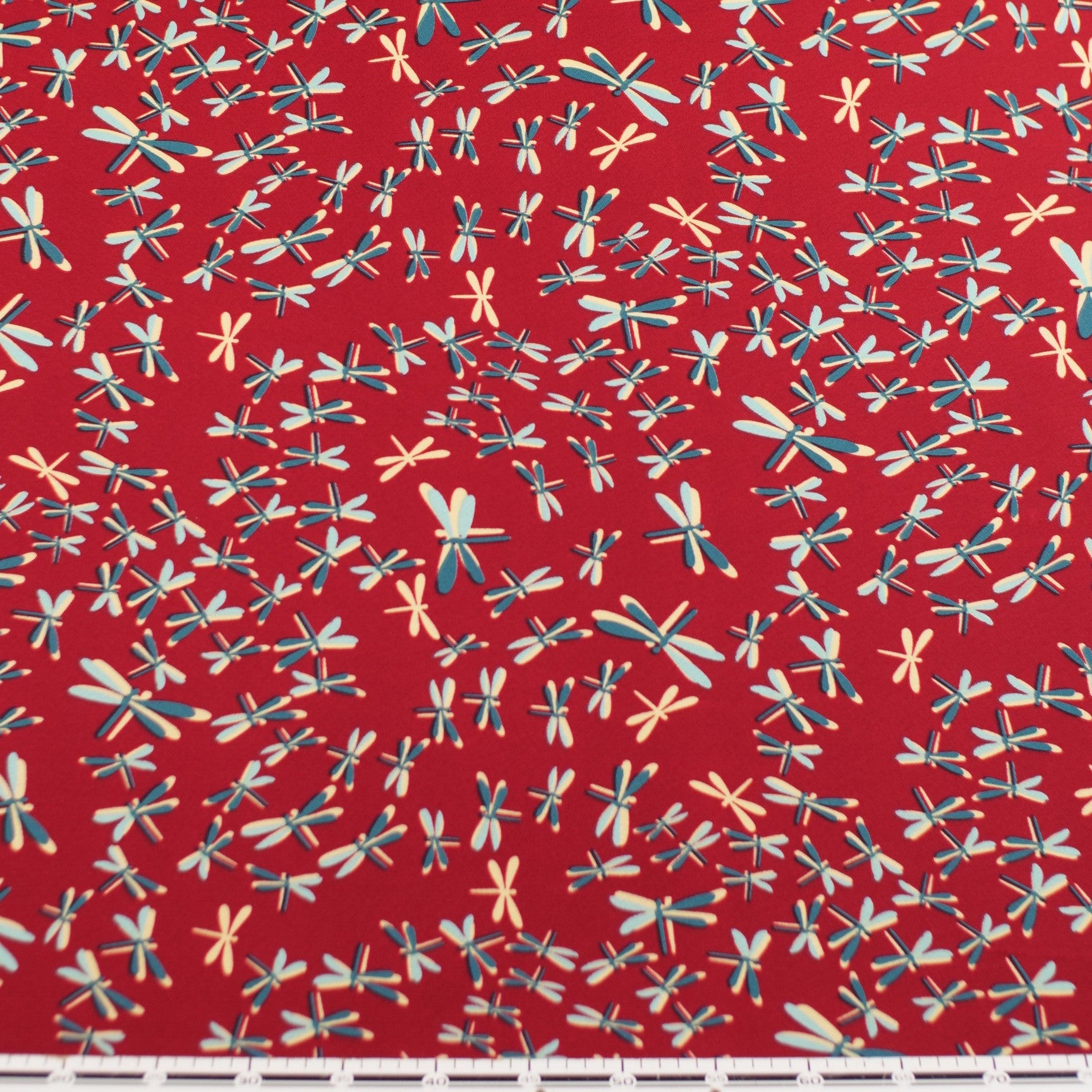 CREPE BOUCLE ESTAMPADO ROJO CABERNET LIBELULAS