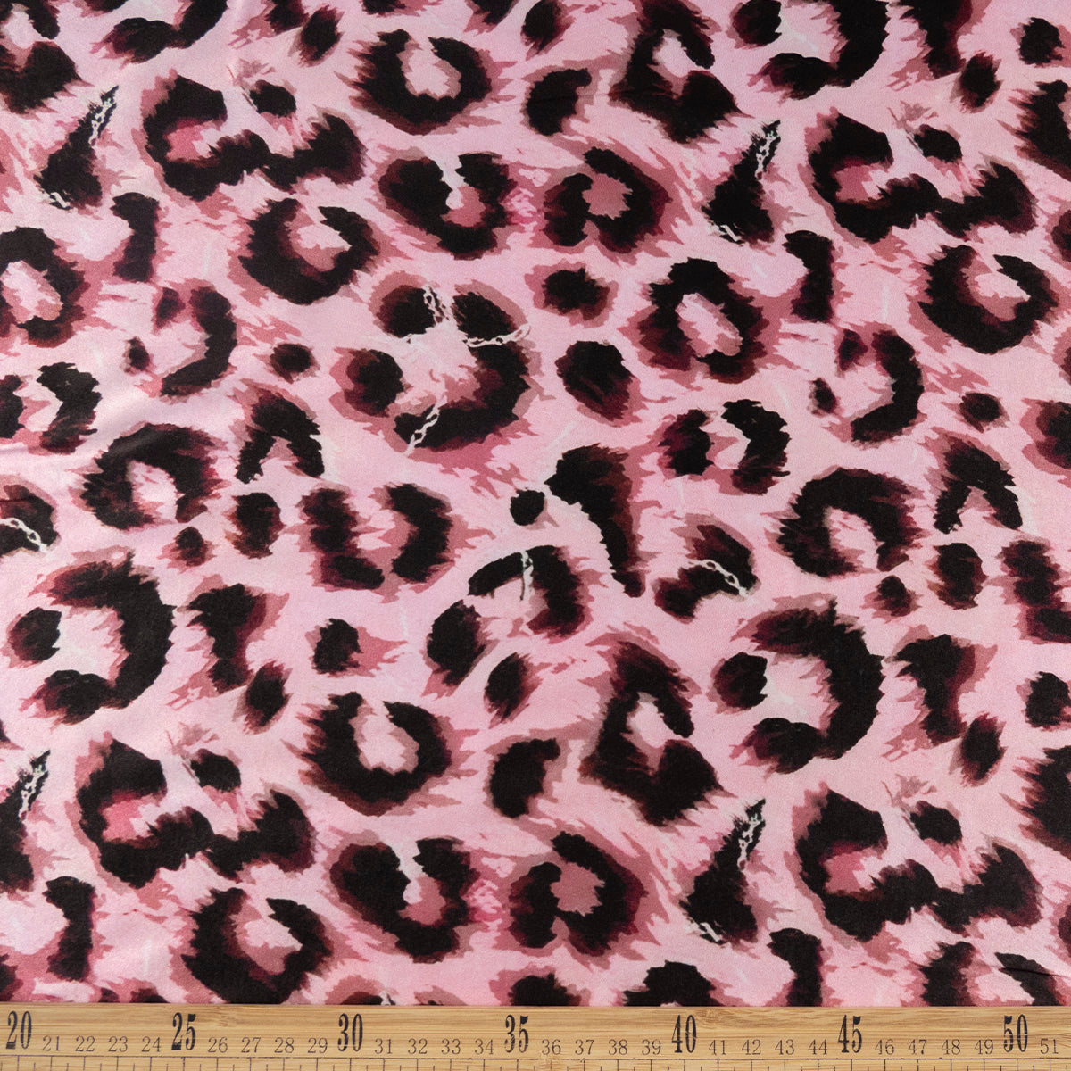 SATEN ESTAMPADO ROSA FRESA CREMA