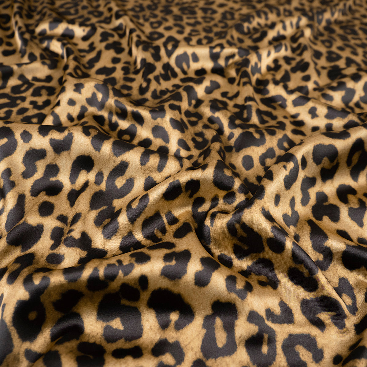 SATEN ESTAMPADO BEIGE ARENA PRADERA ANIMAL PRINT