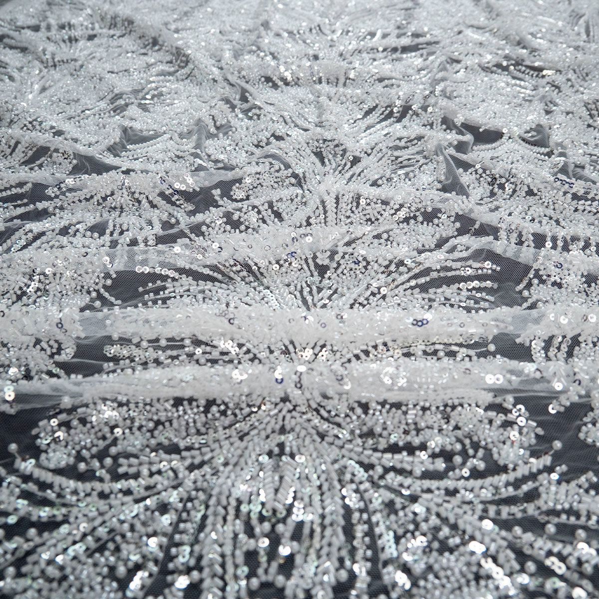 TUL PRADA BLANCO BRILLANTE PERLAS Y CANUTILLOS