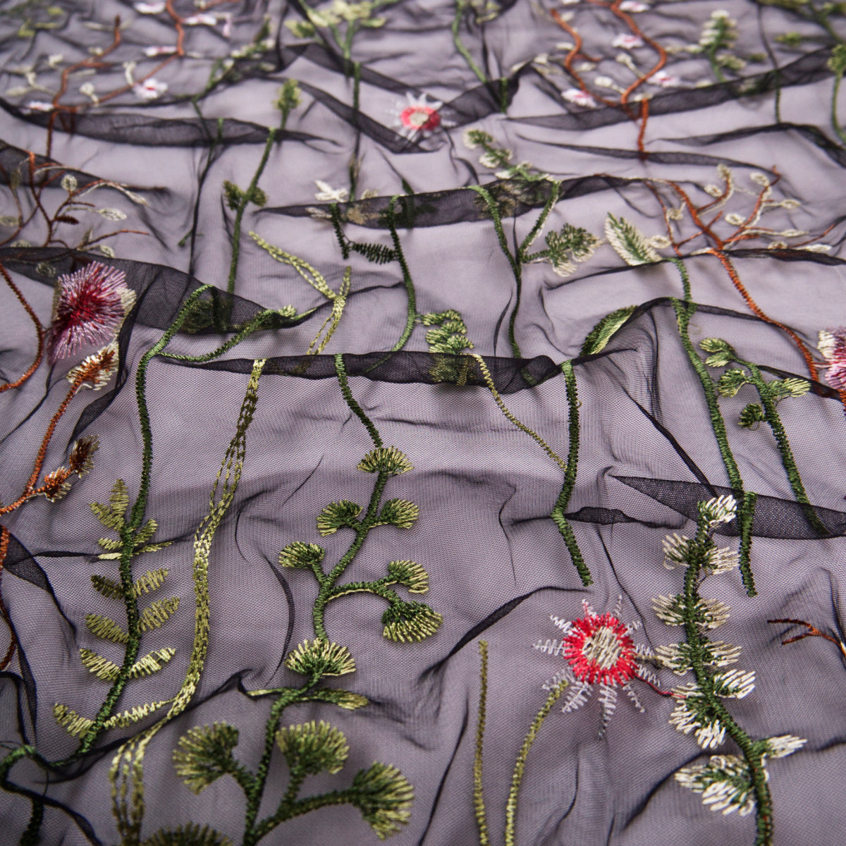 TUL LOLA NEGRO METEORITO FLORES BORDADAS