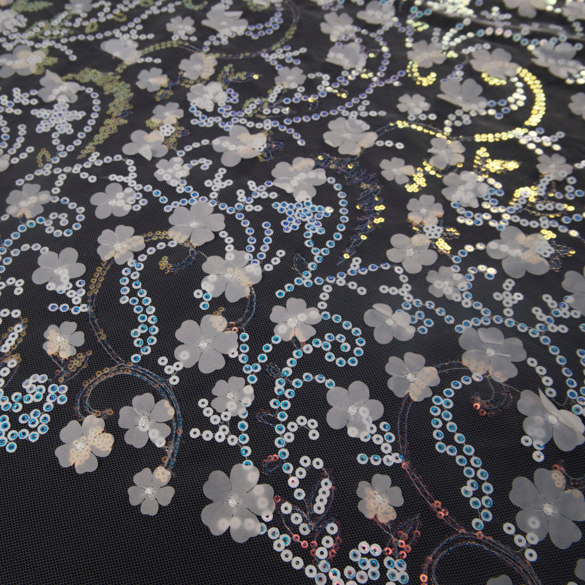 TUL LOLA BLANCO BRILLANTE FLORES Y LENTEJUELAS