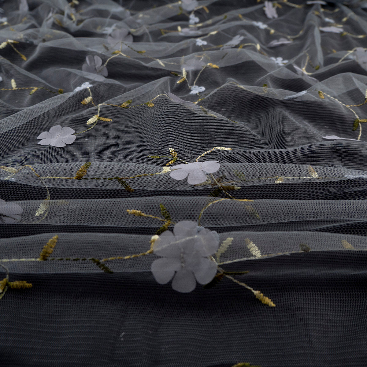 TUL LOLA GRIS PLATA RAMAS CON FLORES