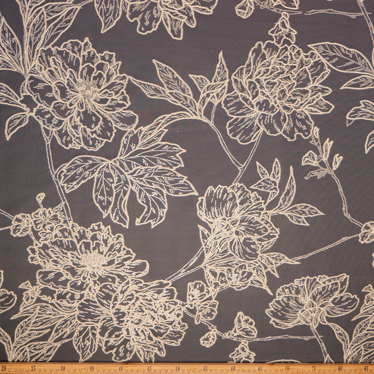 TUL LOLA BEIGE HOJAS Y FLORES GRANDES