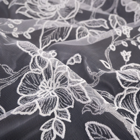 TUL LOLA BLANCO BRILLANTE CON FLORES Y HOJAS