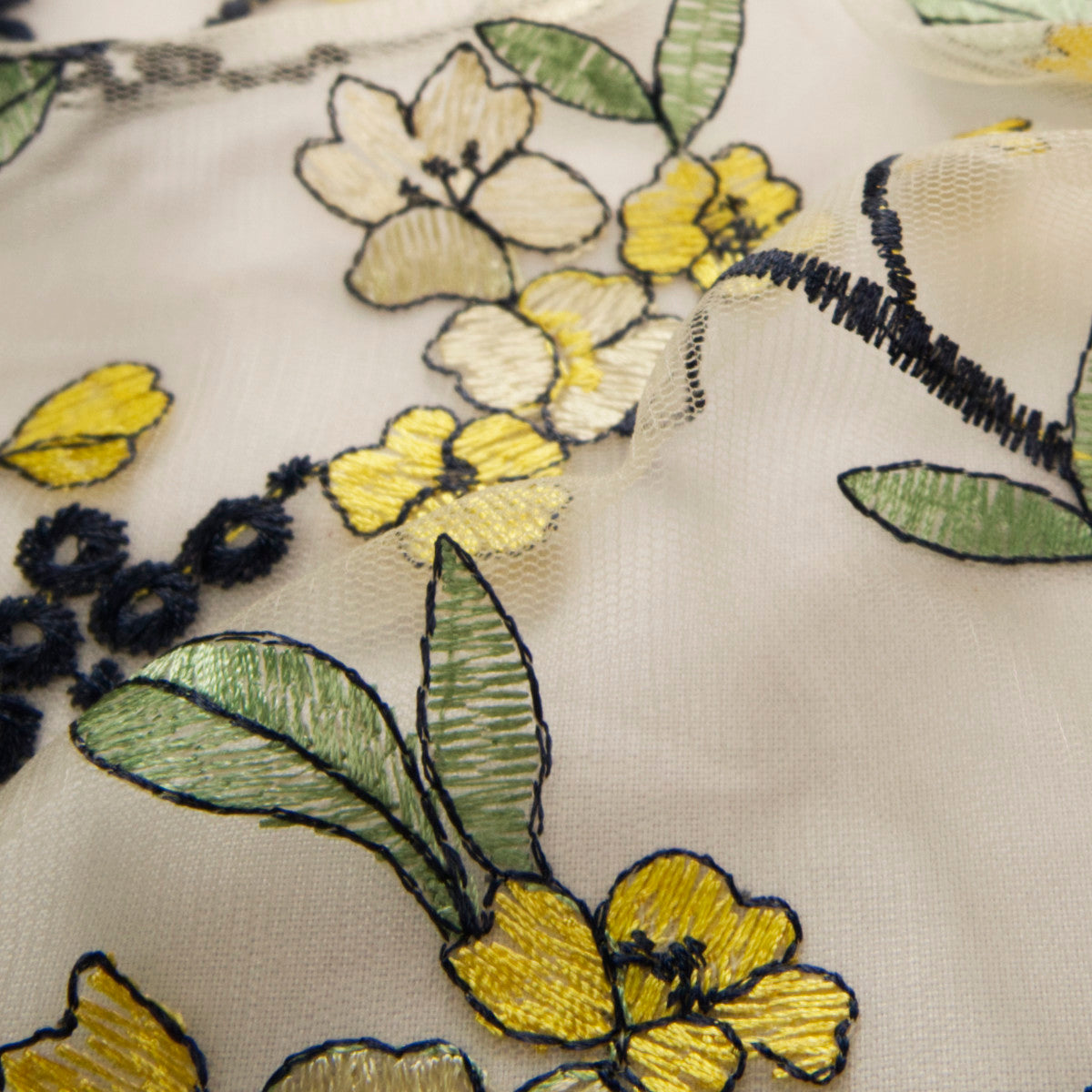 TUL LOLA BEIGE PLAZA TAUPE CON FLORES AMARILLAS