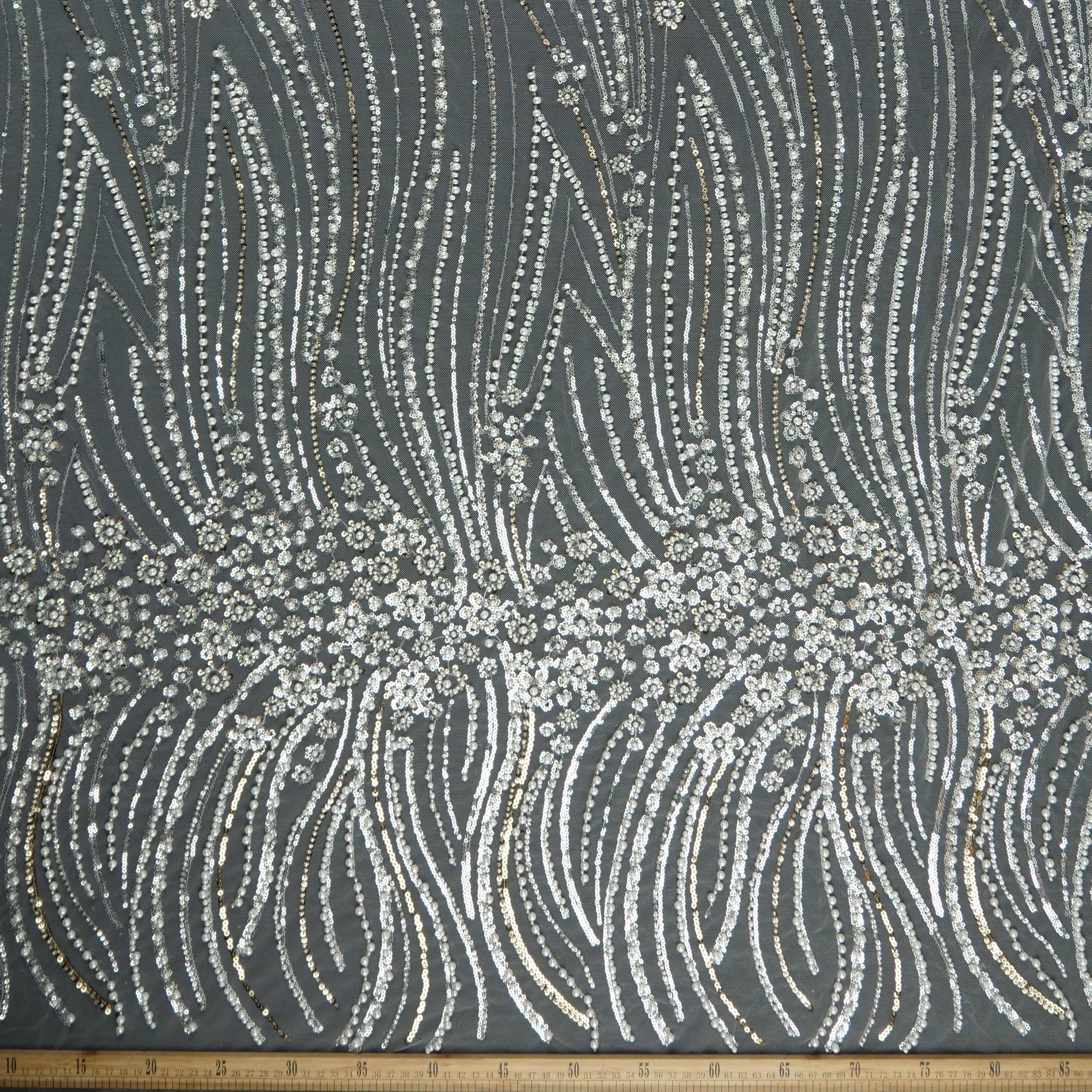 TUL GABBANA BLANCO BRILLANTE FLORES PEQUEÑAS Y HOJAS