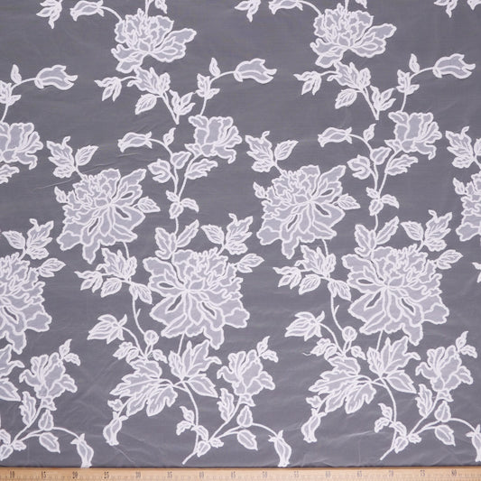 ORGANZA GALLIANO BLANCO BRILLANTE CON FLORES Y HOJAS