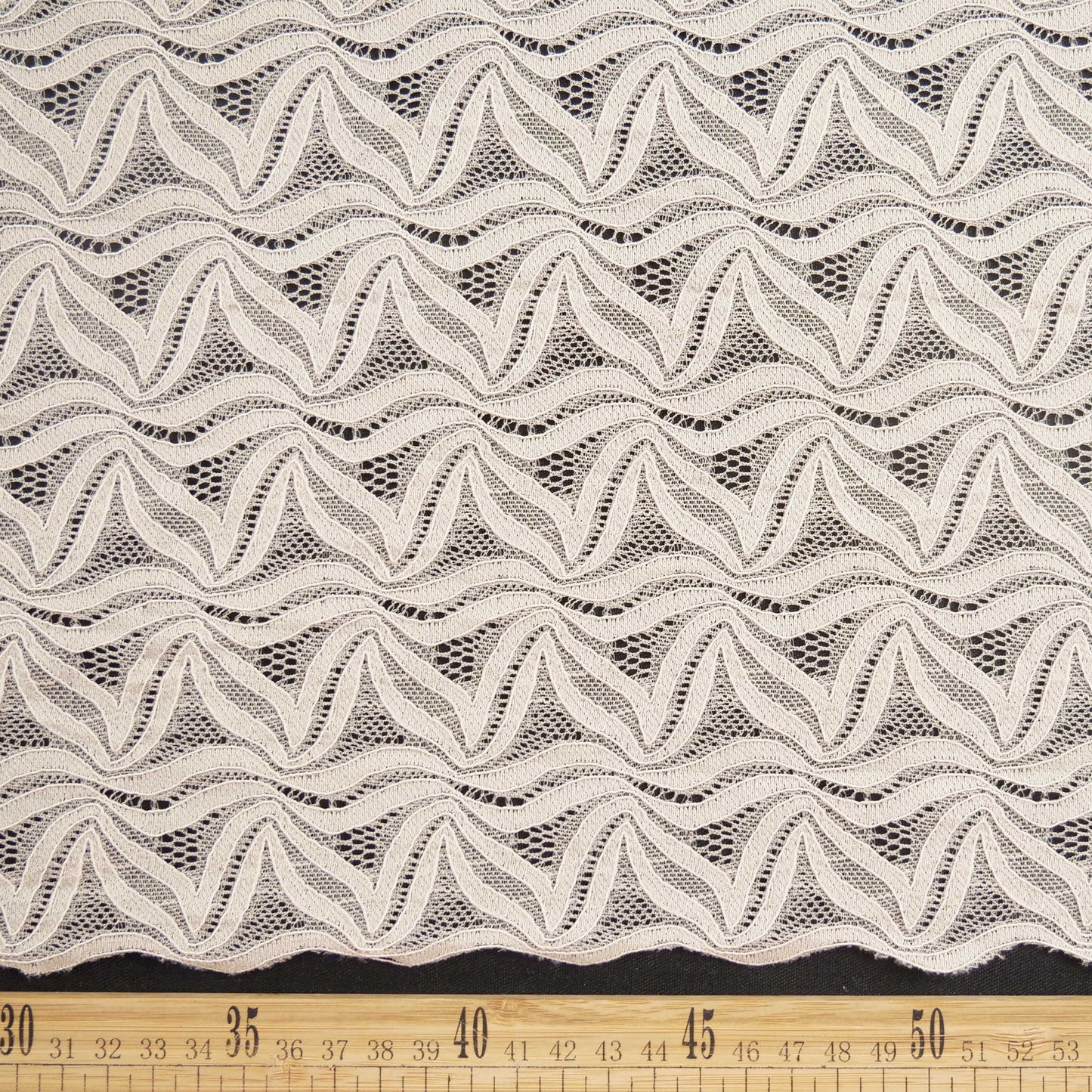 ENCAJE LOLA BEIGE LANA OLAS