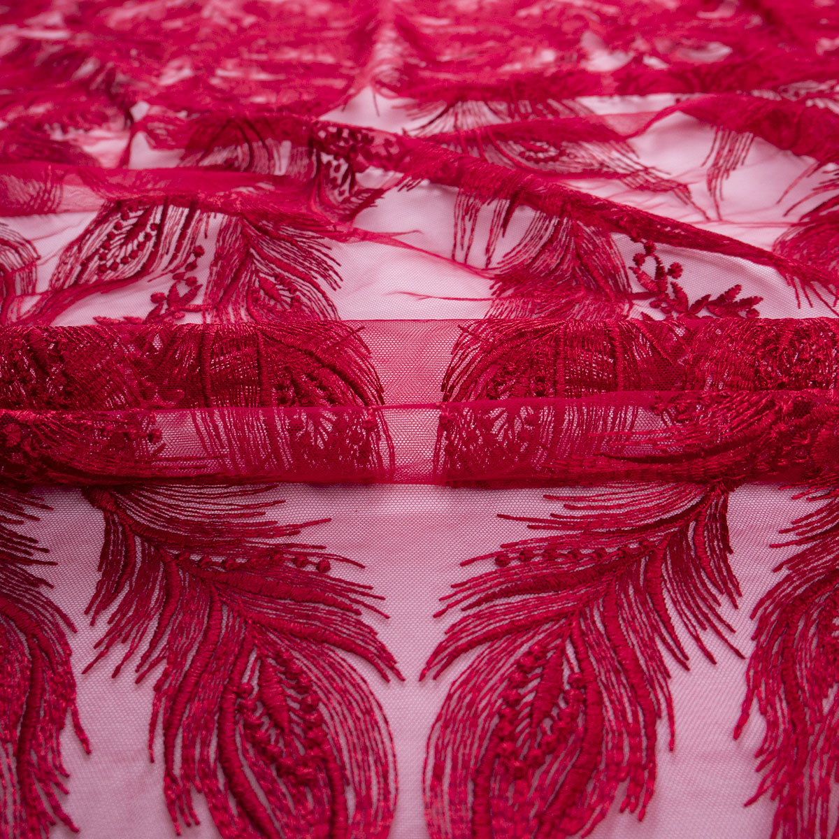 TUL GALLIANO ROJO RIO HOJAS Y PLUMAS