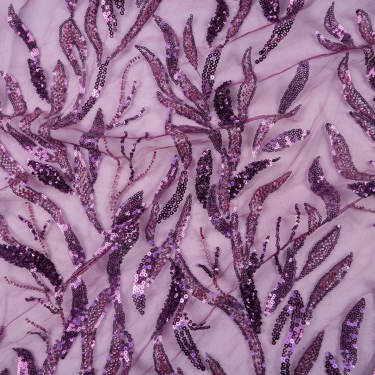 TUL GALLIANO VIOLETA PETUNIA HOJAS Y LENTEJUELAS