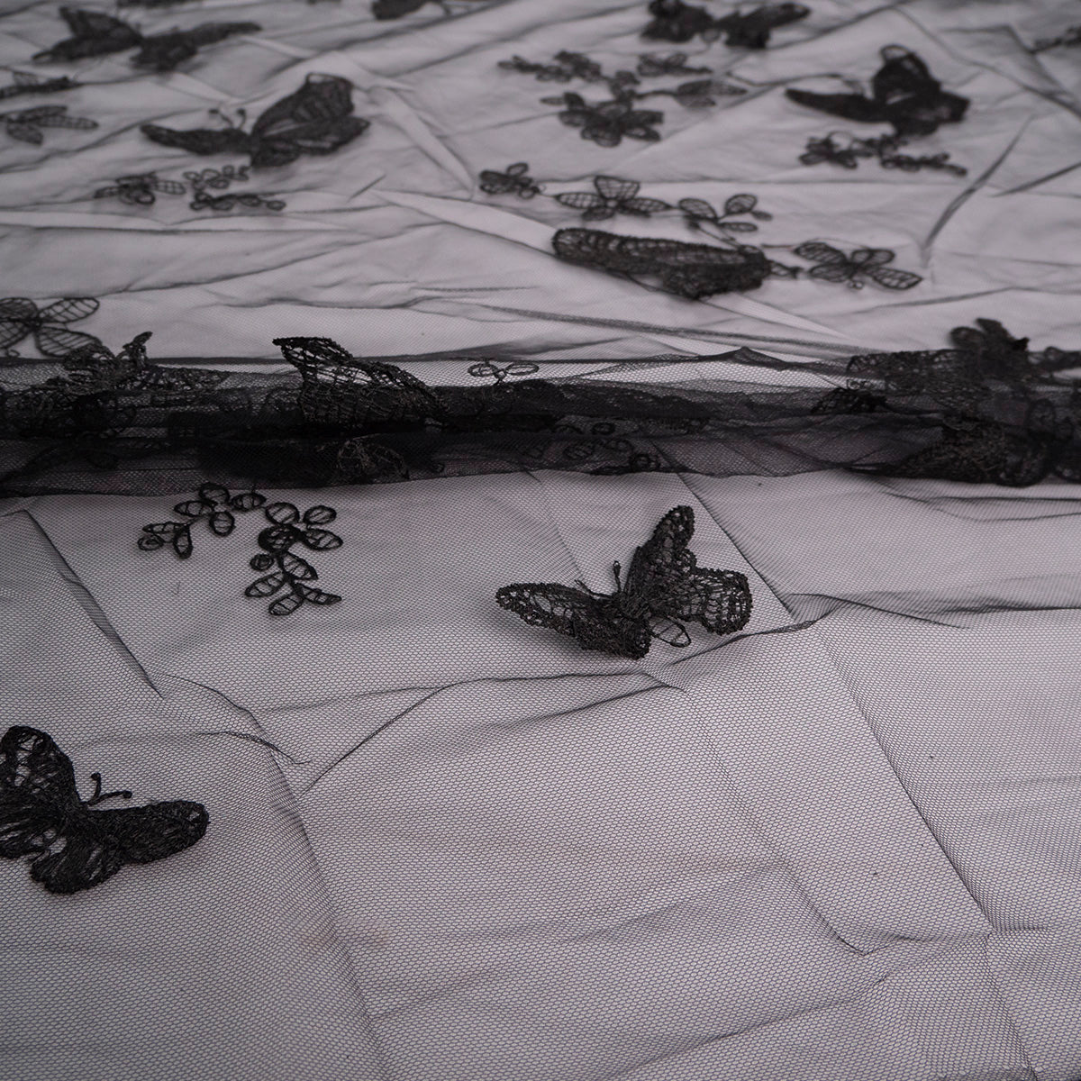 TUL SOPHIA NEGRO METEORITO CON MARIPOSAS