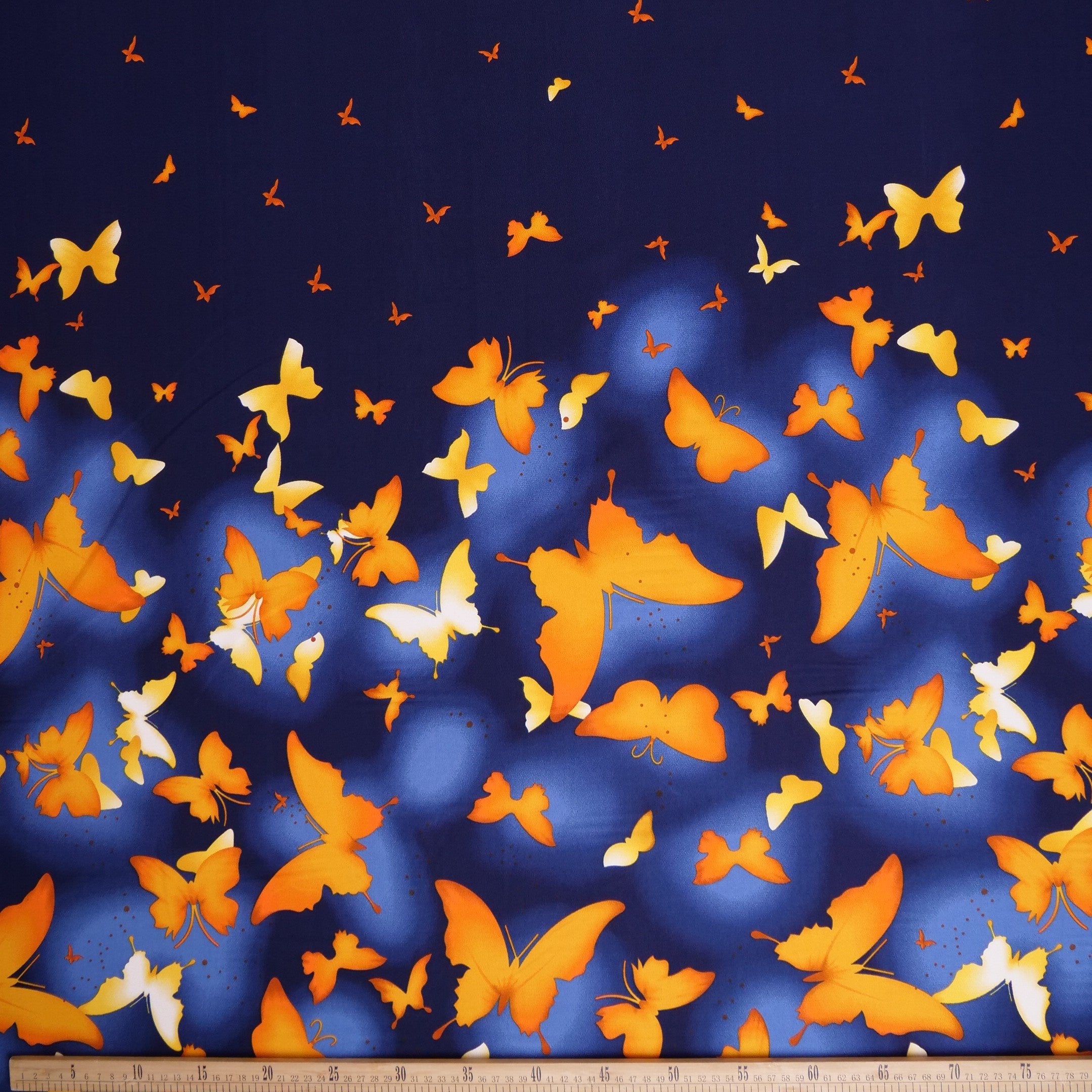 MICRO FOURWAY ESTAMPADO AZUL PEACOAT CON MARIPOSAS ANARANJADAS ...