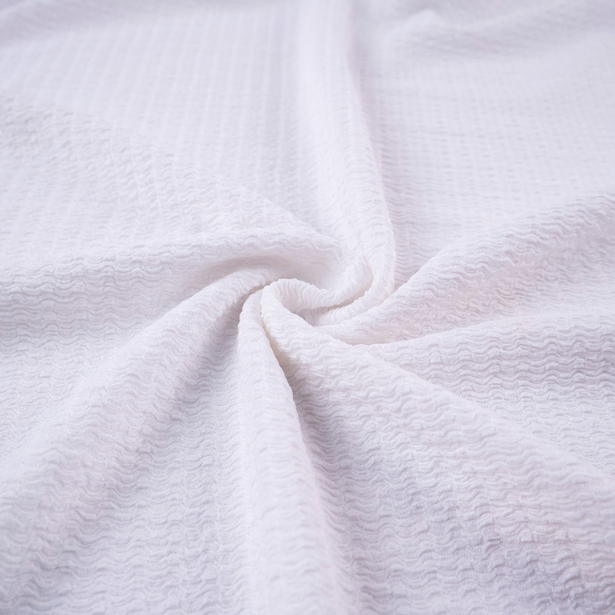 CREPE DRAPE BLANCO BRILLANTE TEXTURADO CON ONDAS