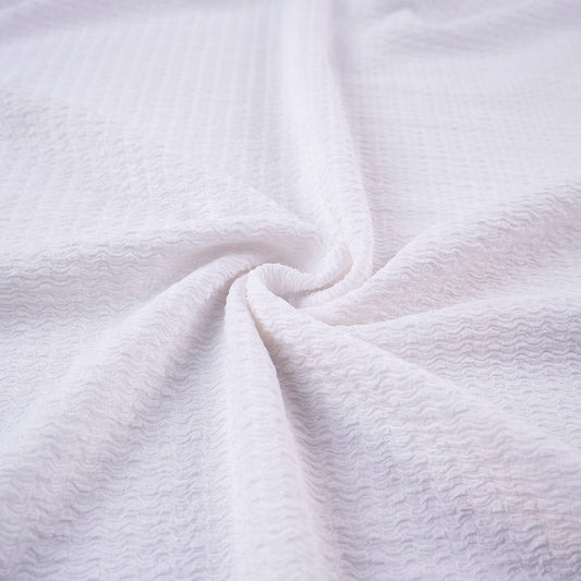 CREPE DRAPE BLANCO BRILLANTE TEXTURADO CON ONDAS
