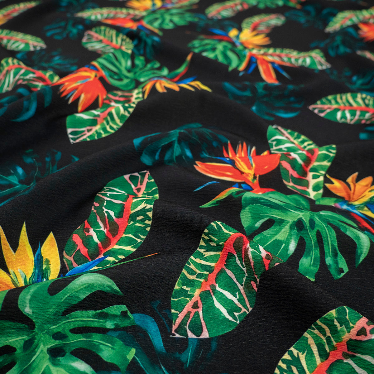 CREPE CEY ESTAMPADO NEGRO METEORITO HOJAS