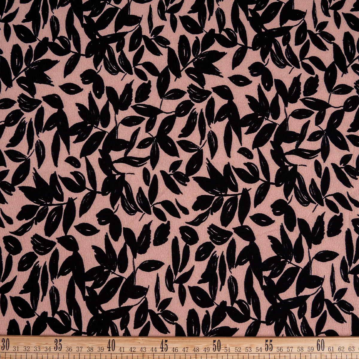 CREPE CEY ESTAMPADO MARRON TUFFET BOTANICO CON HOJAS