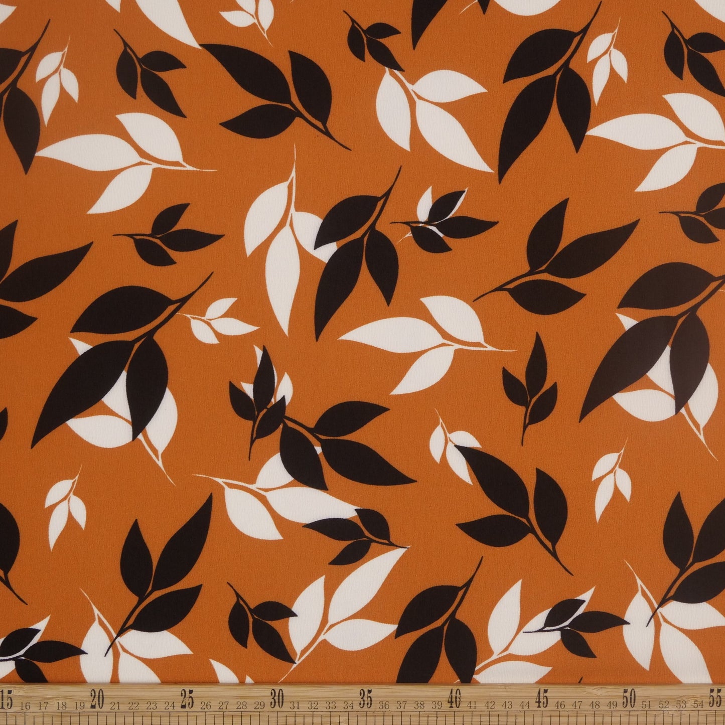 CREPE CEY ESTAMPADO MARRON BOSSA NOVA HOJAS