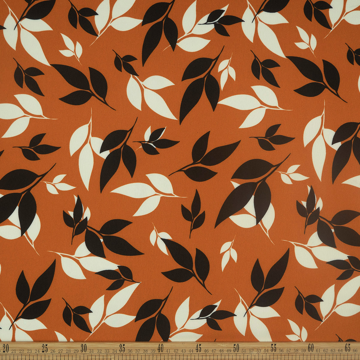 CREPE CEY ESTAMPADO MARRON BOSSA NOVA HOJAS