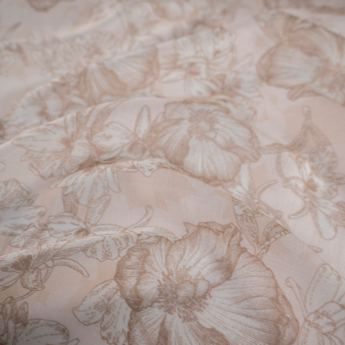 GASA ESTAMPADA TENCEL BEIGE CHAMPAGNE FLORES GRANDES EN NEUTRO