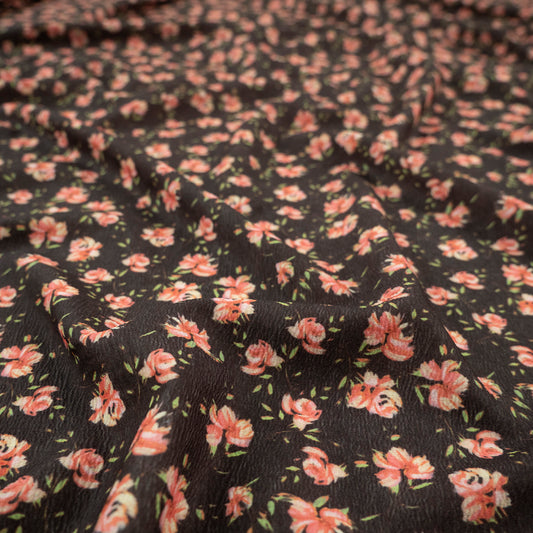 CREPE LAUREN ESTAMPADO MARRON OCRE OSCURO CON FLORES ROSAS