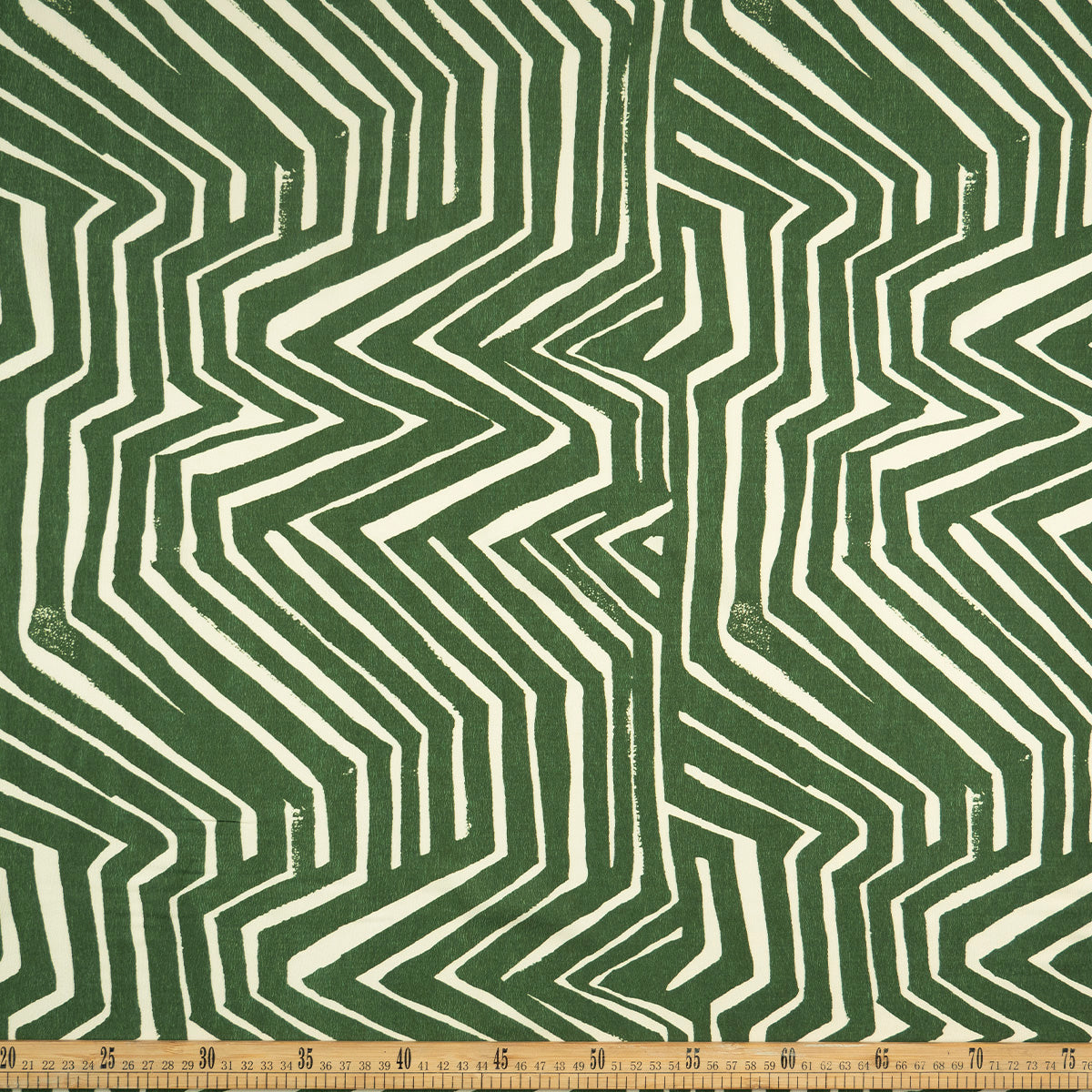 CREPE LAUREN ESTAMPADO VERDE FRIJOL GEOMETRICO
