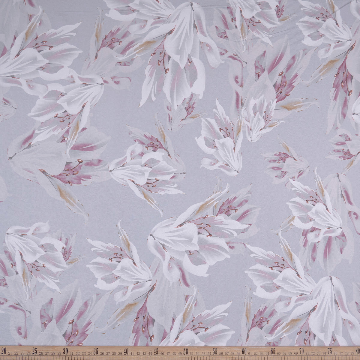 CREPE LAUREN ESTAMPADO GRIS ALLOY CRISTAL FLORAL
