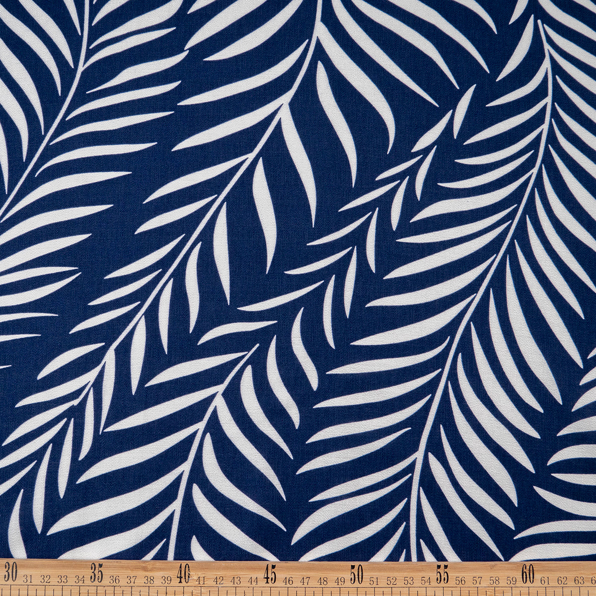 CREPE GILLY DIGITAL PRINT AZUL MEDIANOCHE CON HOJAS BLANCAS