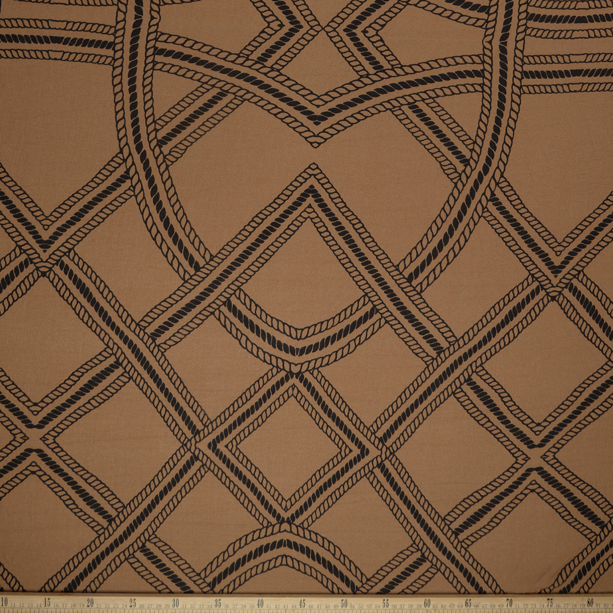 CREPE GILLY DIGITAL PRINT MARRON JENGIBRE GLAZED GEOMETRICO