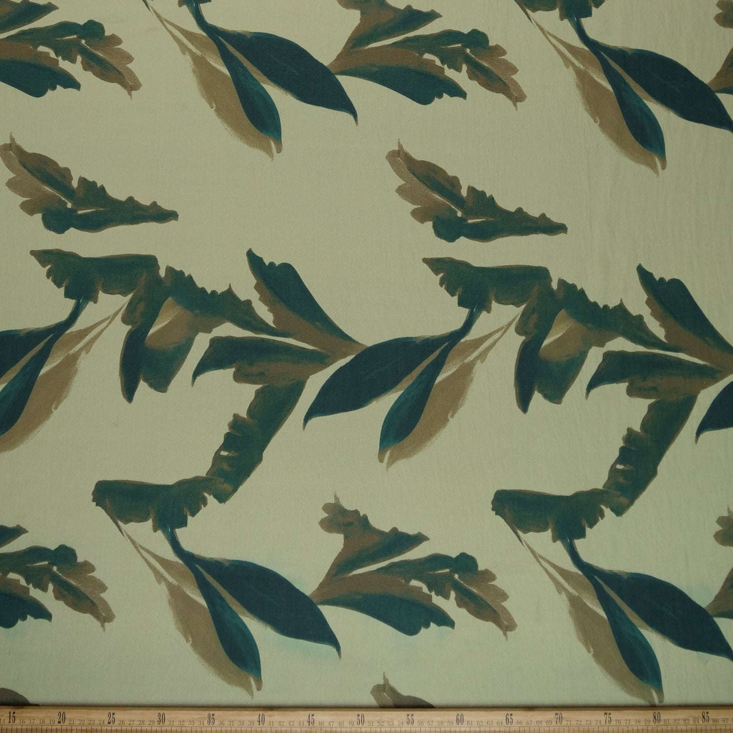 CREPE GILLY DIGITAL PRINT VERDE SECO HOJAS