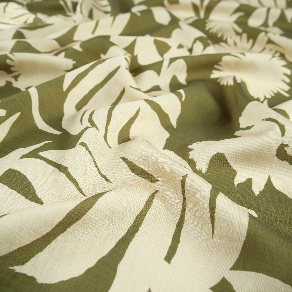 CREPE MELISA ESTAMPADO VERDE OLIVA CLARO HOJAS