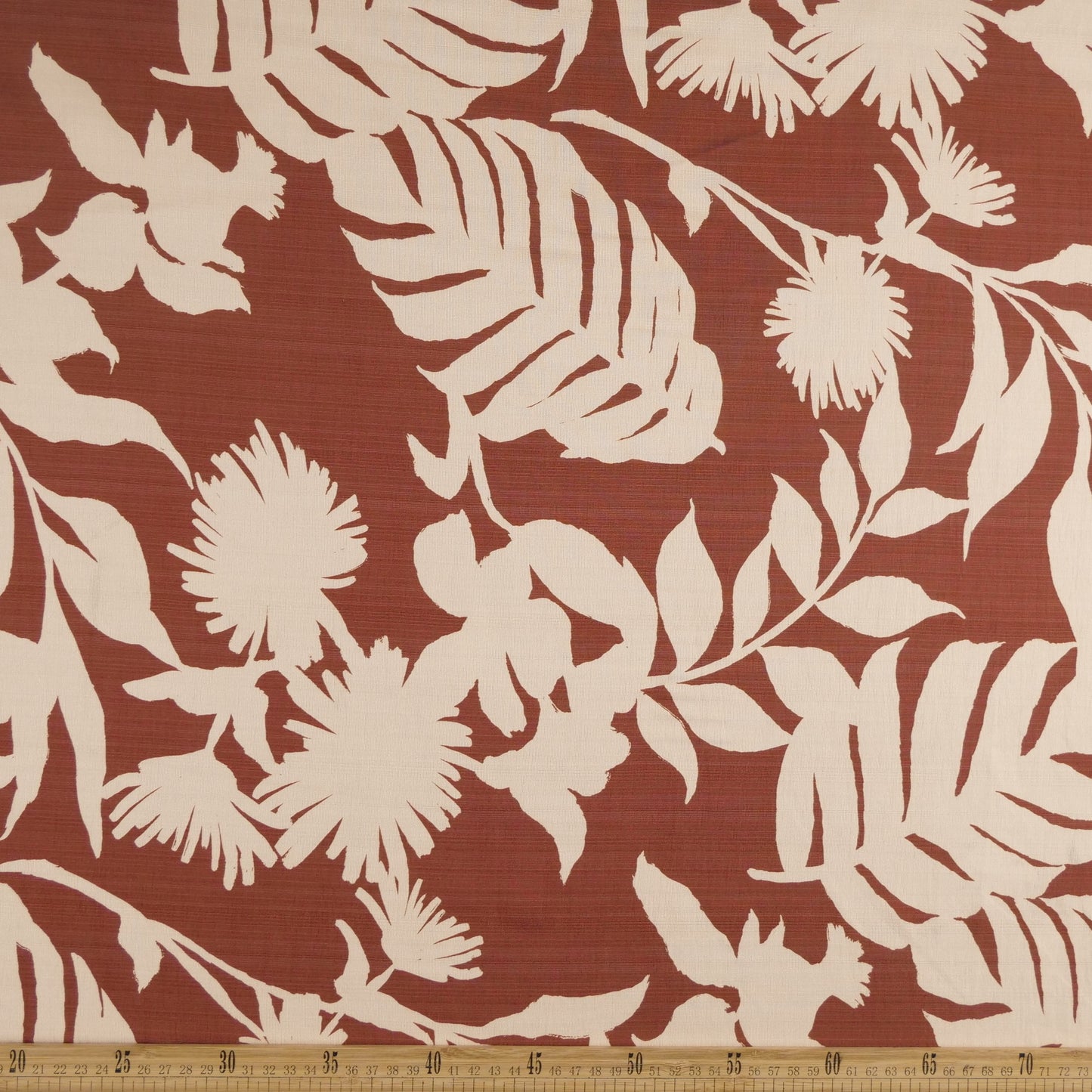 CREPE MELISA ESTAMPADO MARRON SECOYA HOJAS