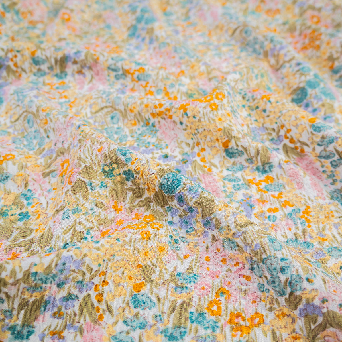 CREPE MARINA ESTAMPADO BLANCO BRILLANTE FLORAL MULTICOLOR