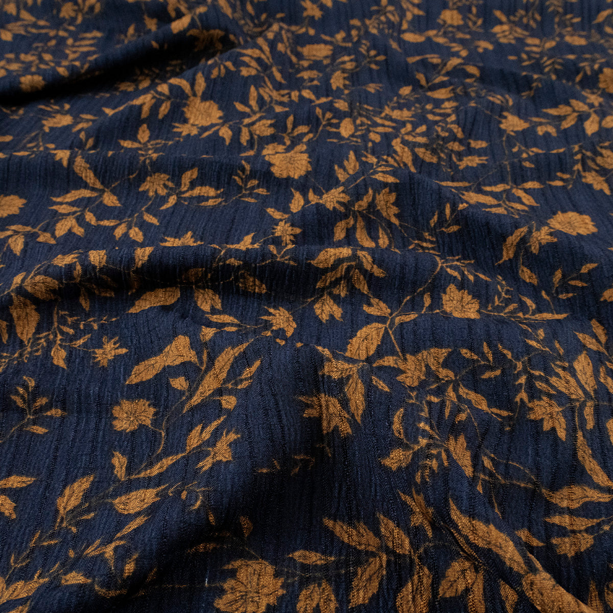 CREPE MARINA ESTAMPADO AZUL INSIGNIA FLORAL MEDITERRANEA