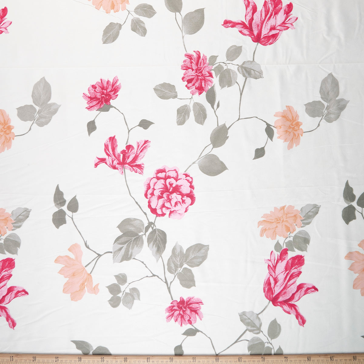 PERCAL ESTAMPADO BLANCO PAPIRO FLORAL EN ROSA Y BEIGE