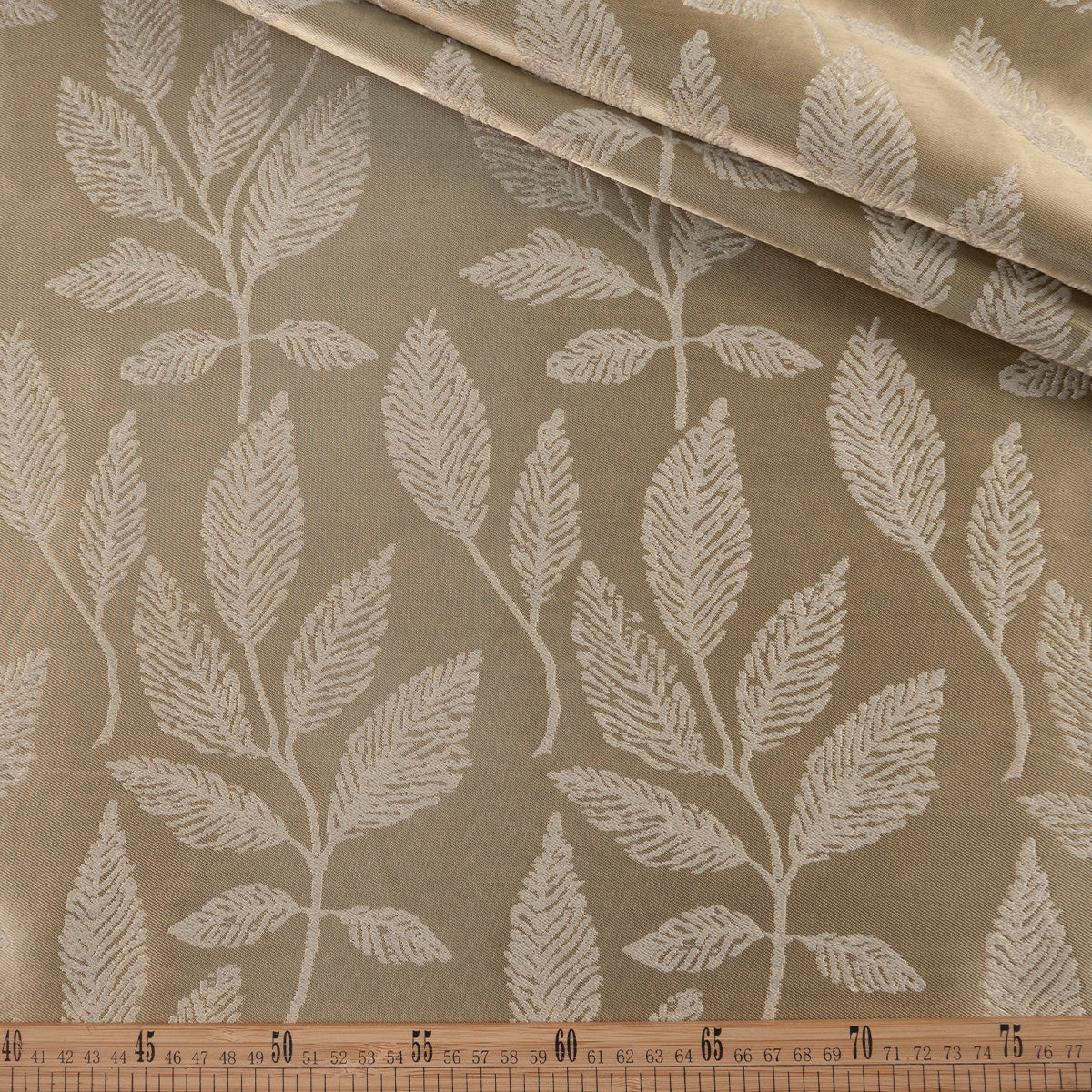 ANTISOLAR JACQUARD NATURAL PELICANO HOJAS