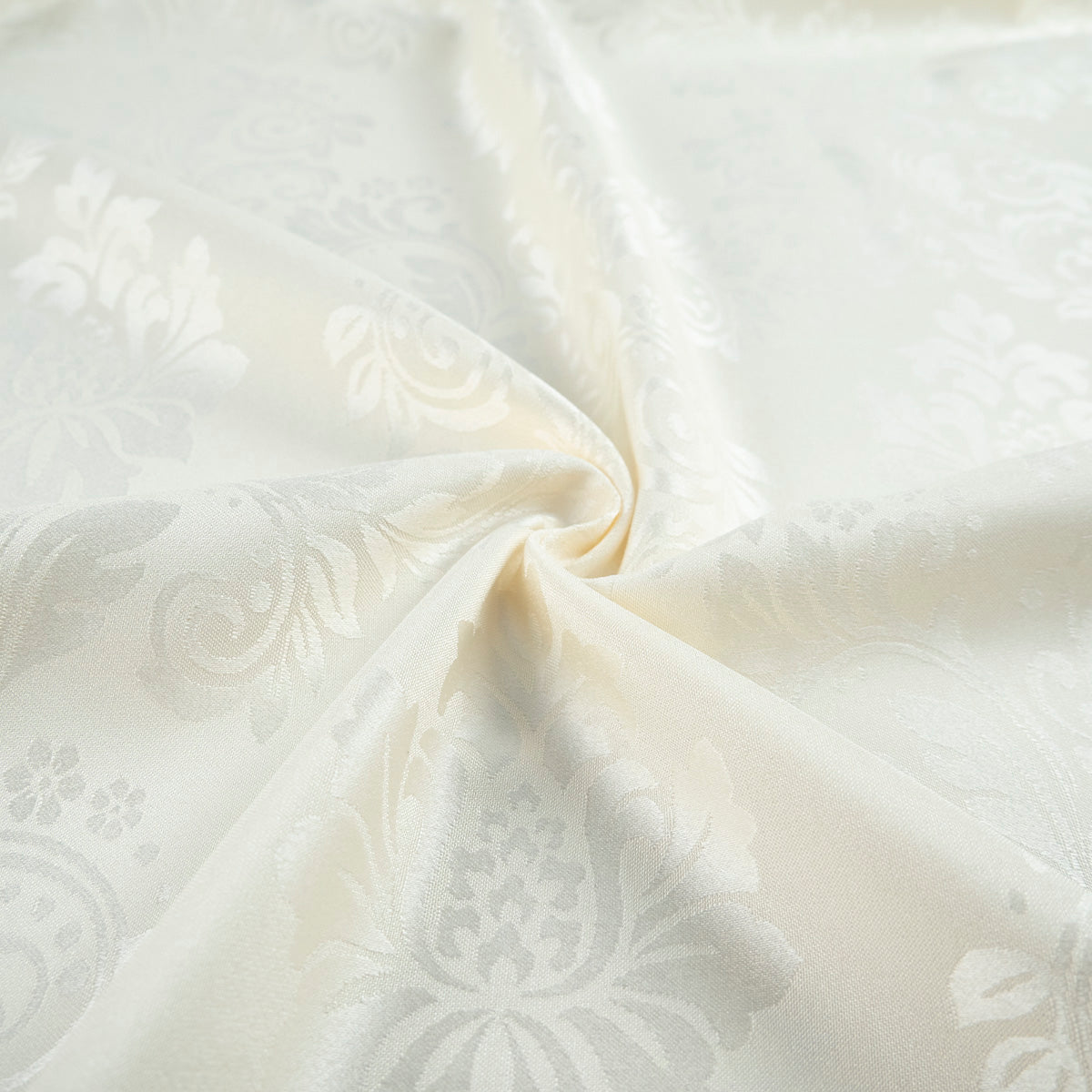 BROCATO BLANCO PAPIRO CON DISEÑO DE FLORES