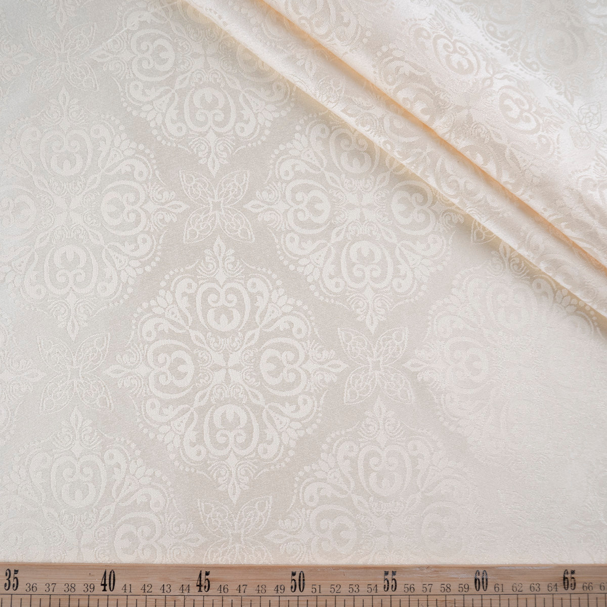 BROCATO BLANCO PAPIRO CON MANDALAS