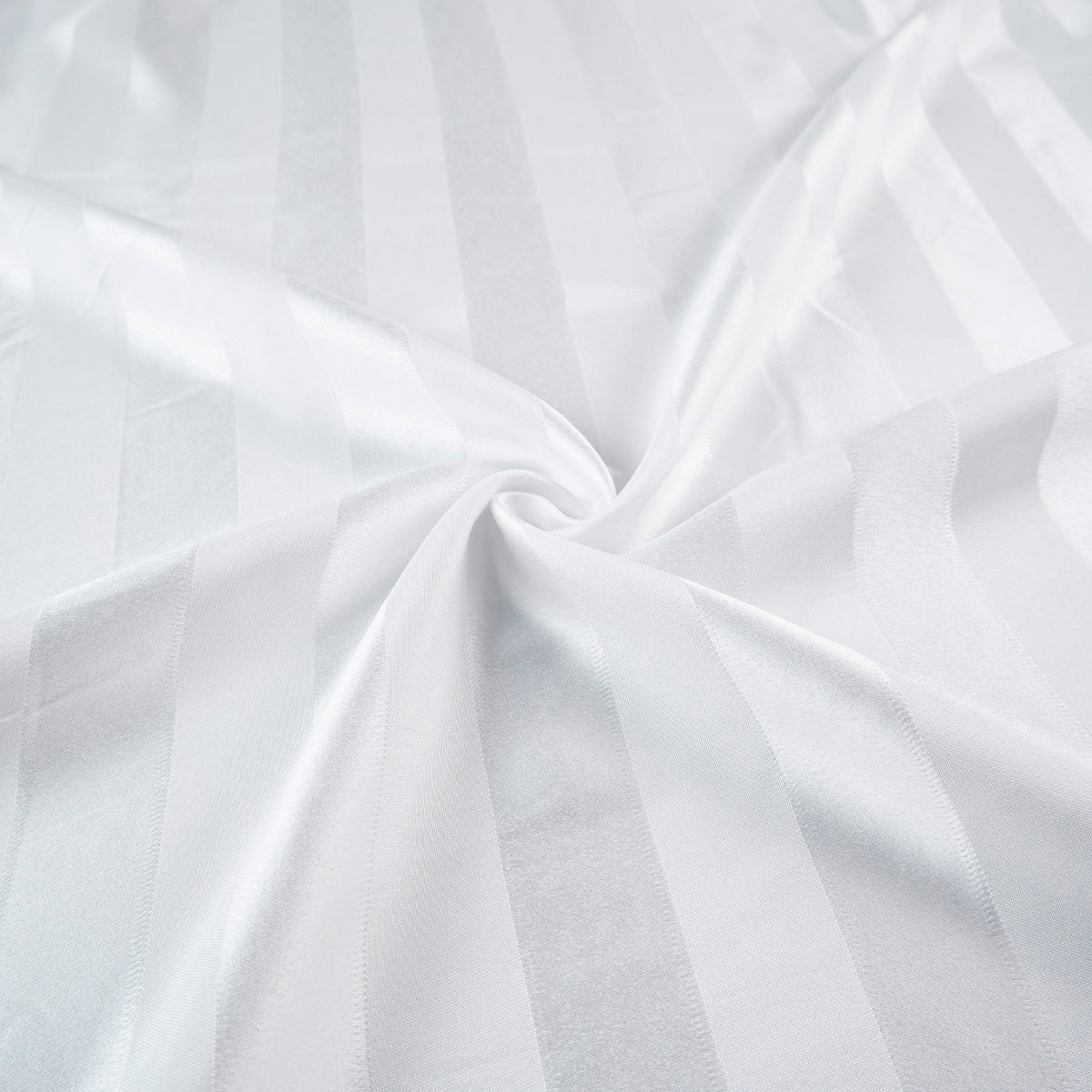 BROCATO BLANCO BRILLANTE CON RAYAS