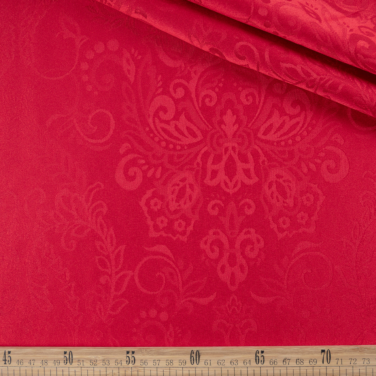 BROCATO ROJO CARMESI CON ARABESCOS