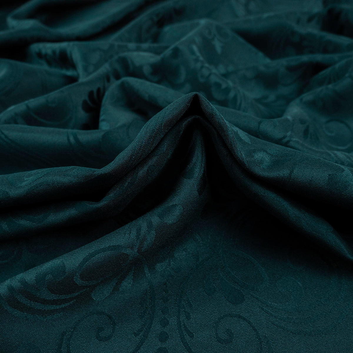 BROCATO VERDE TEAL OSCURO CON HOJAS Y ARABESCOS