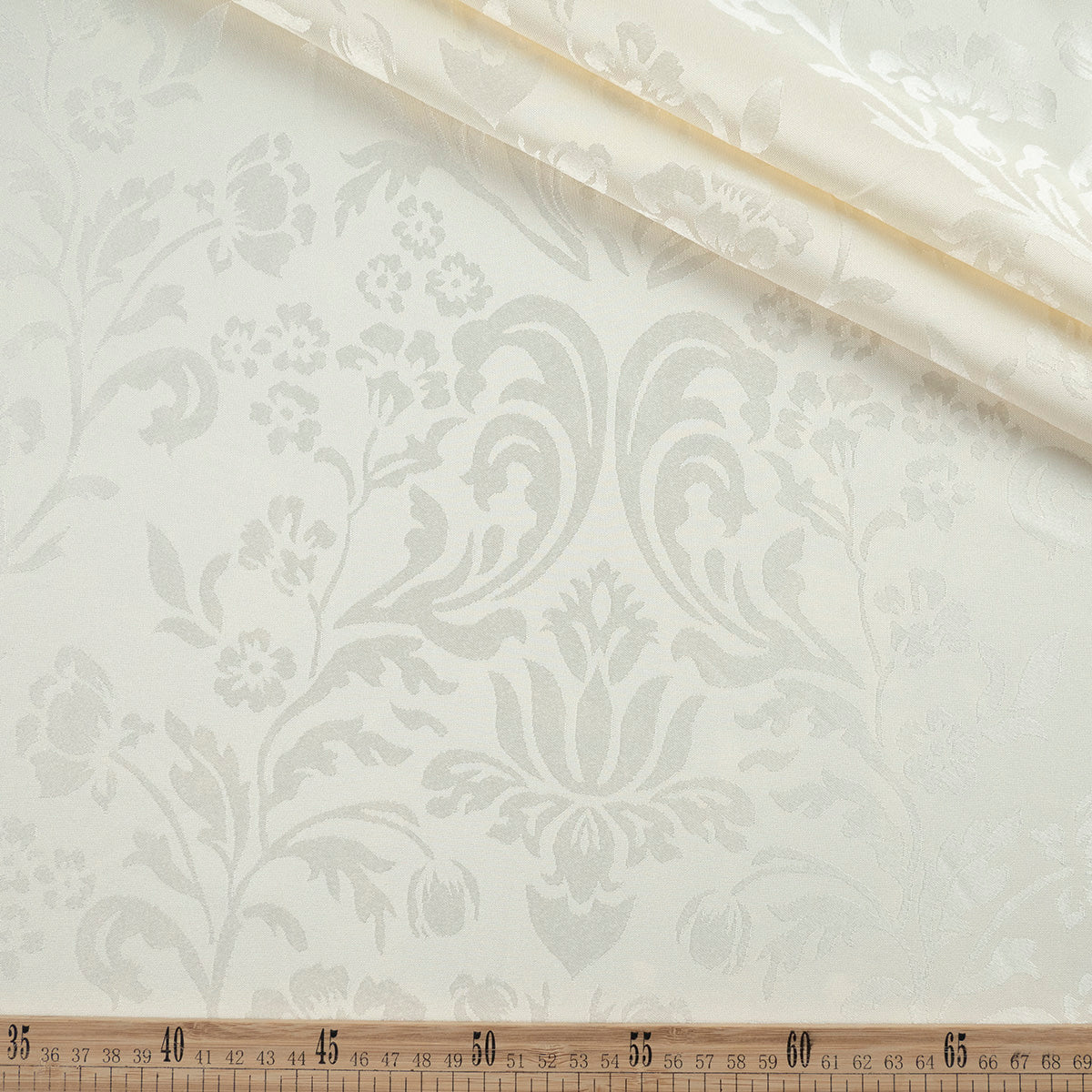 BROCATO BLANCO PAPIRO CON HOJAS Y DISEÑO DE FLORES