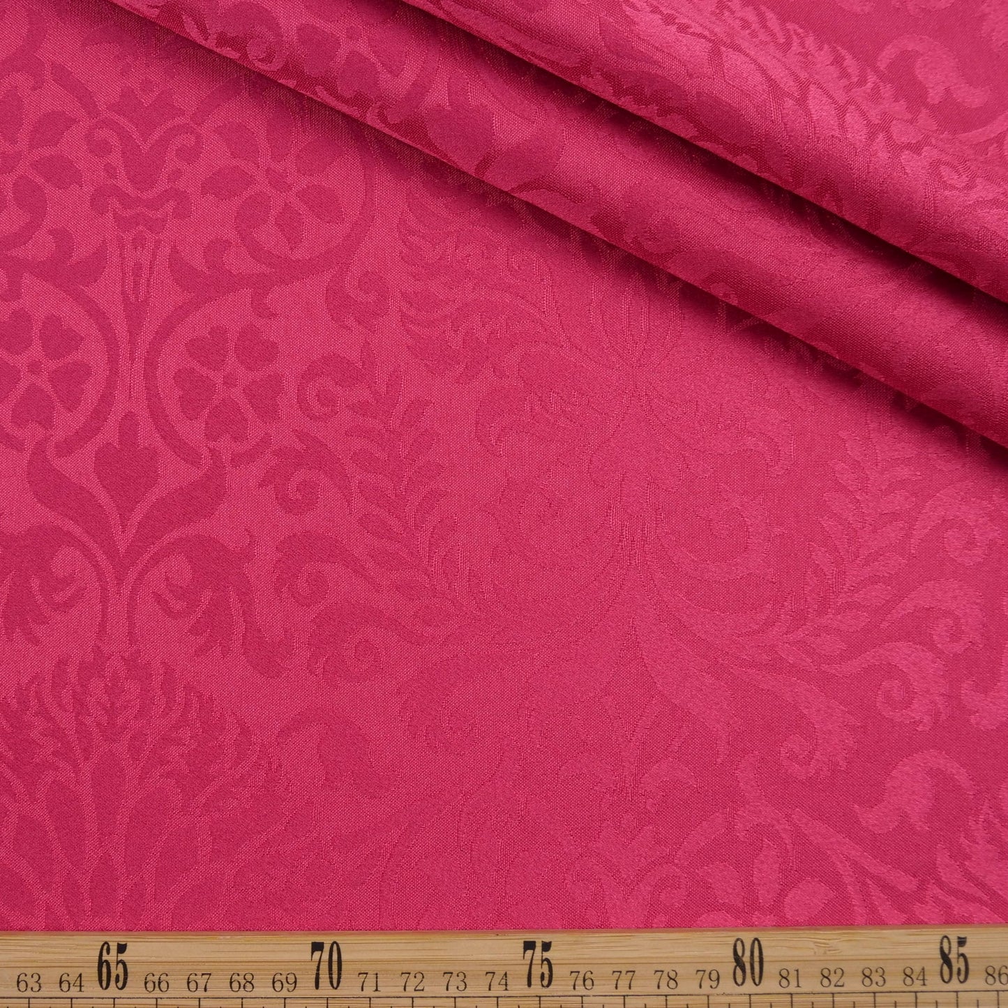 BROCATO FUCSIA FLAMBE CON ARABESCOS Y FLORES