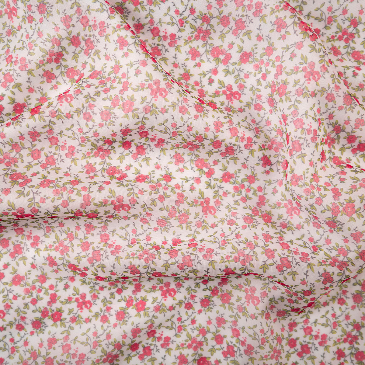 BOAL ESTAMPADO BLANCO BRILLANTE CON FLORES ROSADAS