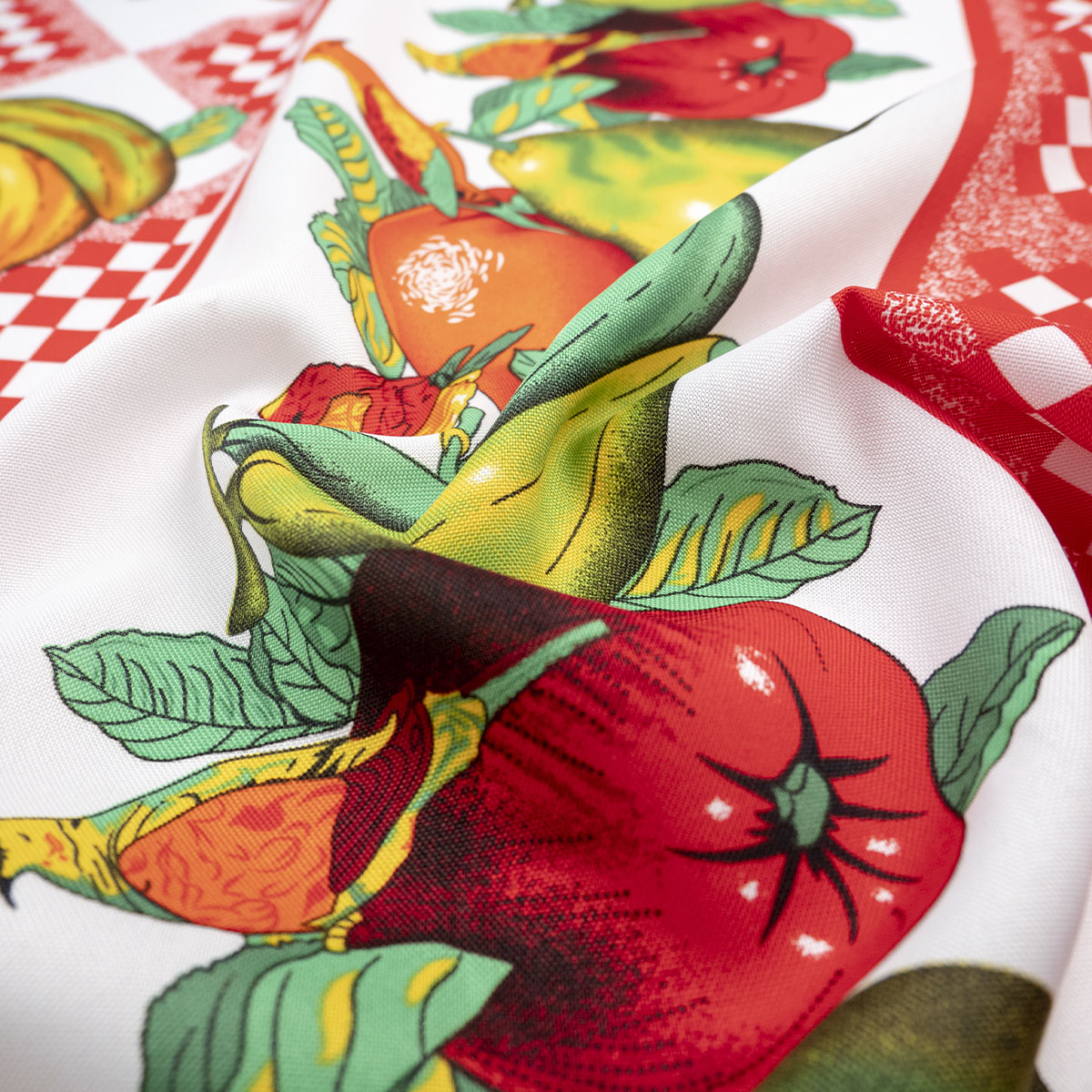 MANTELERIA ESTAMPADA ROJO MARTE CON FRUTAS