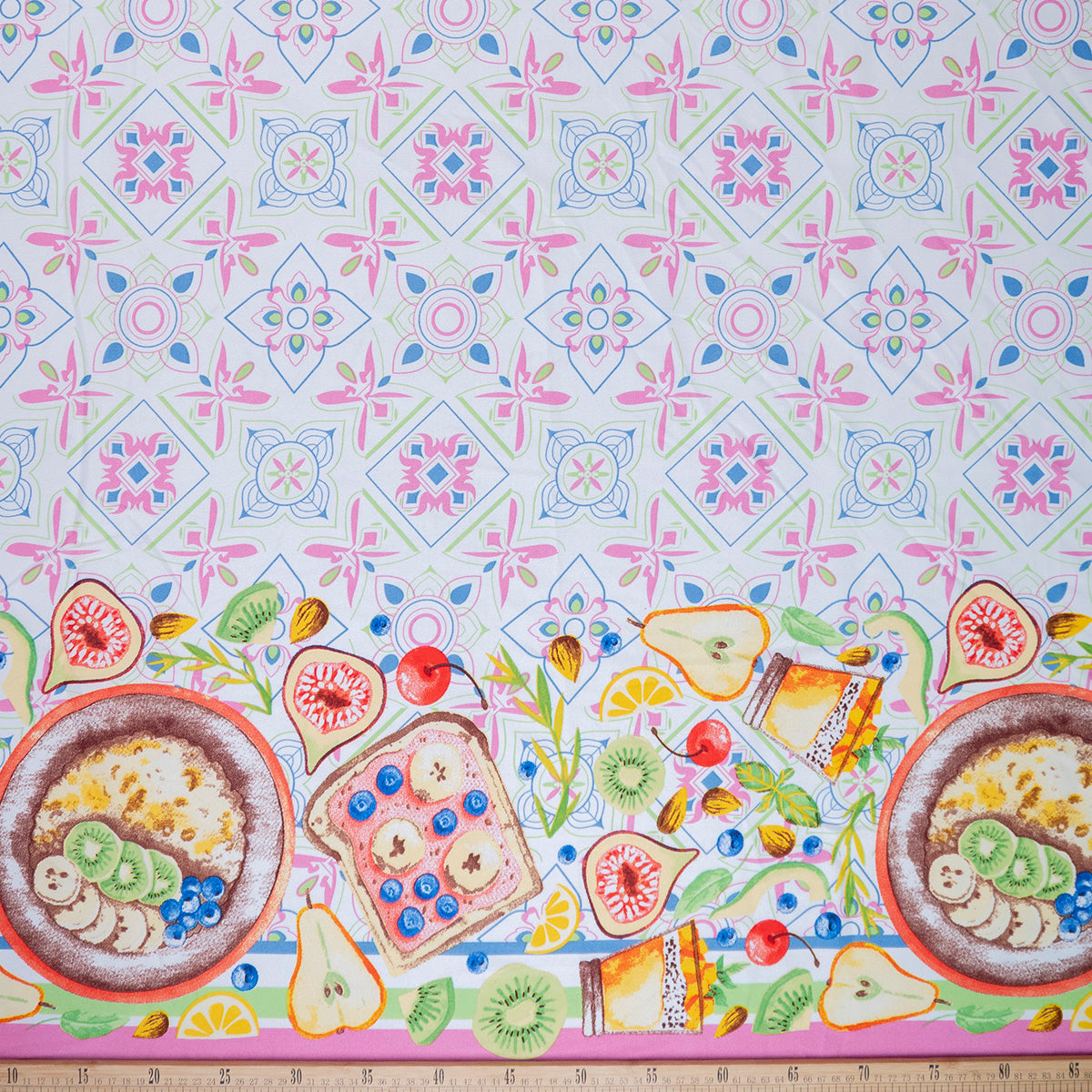 MANTELERIA ESTAMPADA ROSA SHOCKING FRUTAL