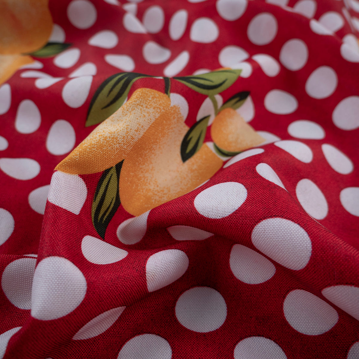 MANTELERIA ESTAMPADA ROJO CARMESI MOTAS Y FRUTAS