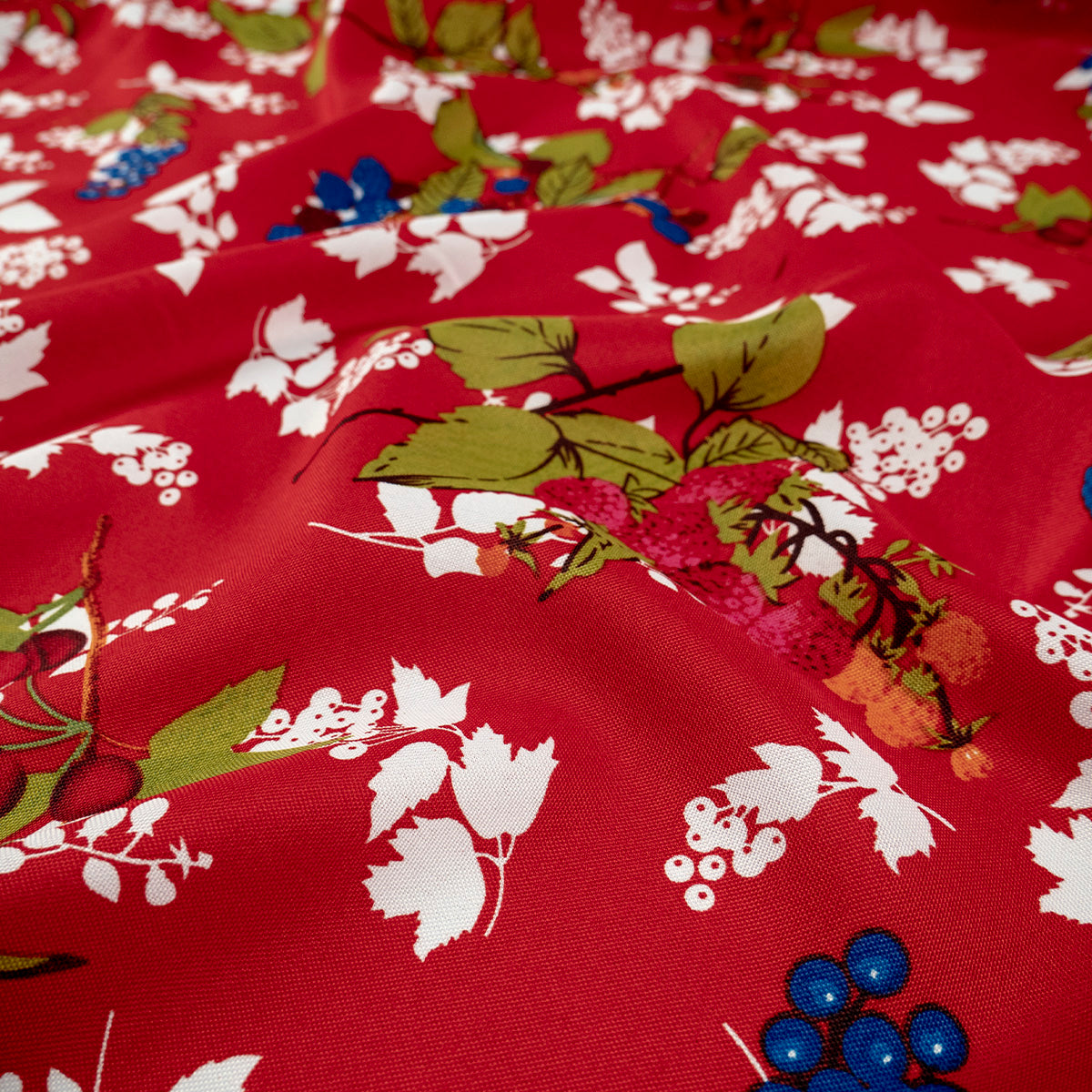 MANTELERIA ESTAMPADA ROJO MARTE CON FRUTAS Y HOJAS